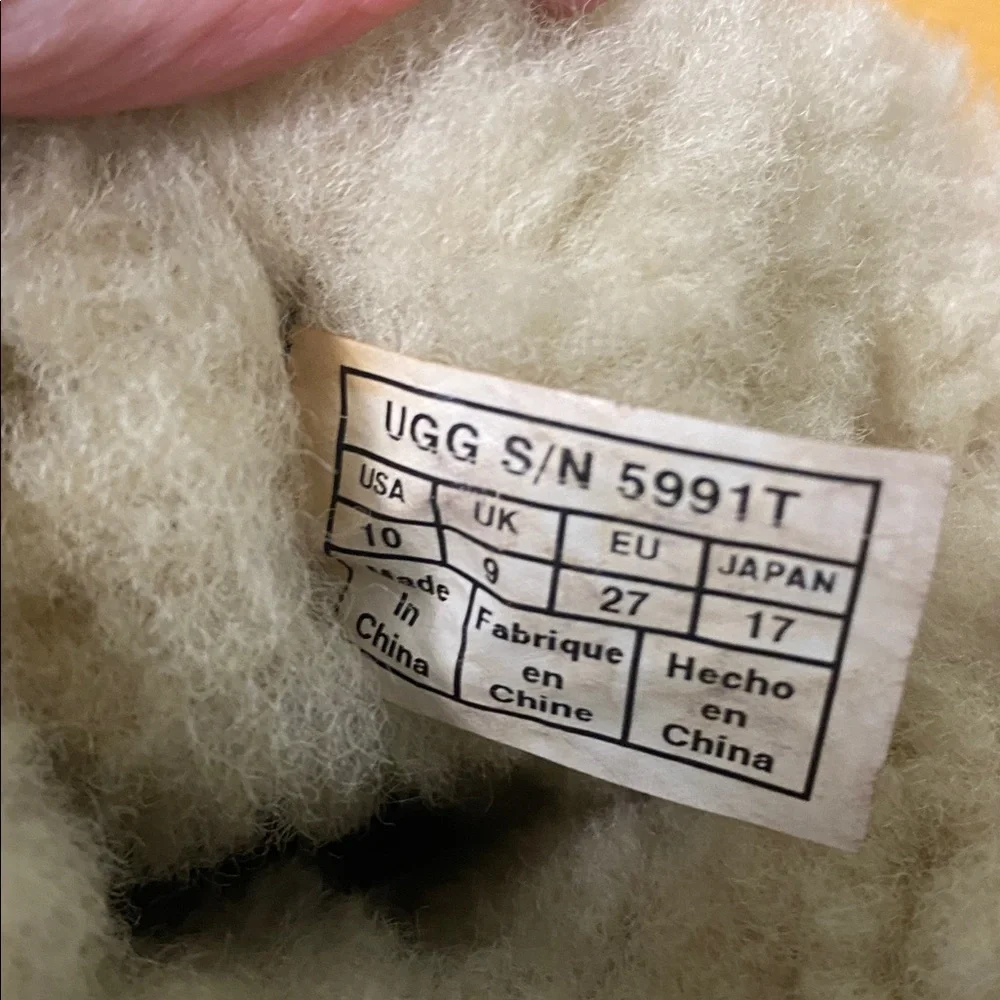 Ugg Boots Short Bailey Button Sheepskin Suede Kids Size 10